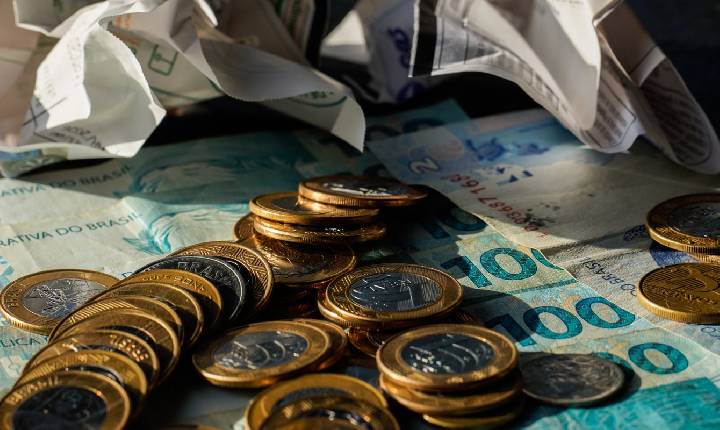 Economia cresce 0,7% em maio, puxada por consumo das famílias, diz FGV