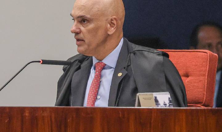 Moraes pede manifestação da PGR após Flávio não depor à PF 