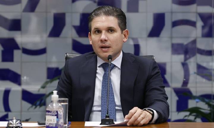 Motta se reúne com ministro da Fazenda para discutir dívidas rurais e combustíveis