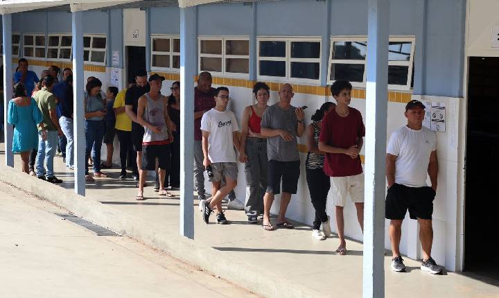 Zanin manda ampliar horário de votação até as 19h em todo o país