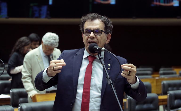 Comissão aprova política para democratizar acesso e valorizar a música