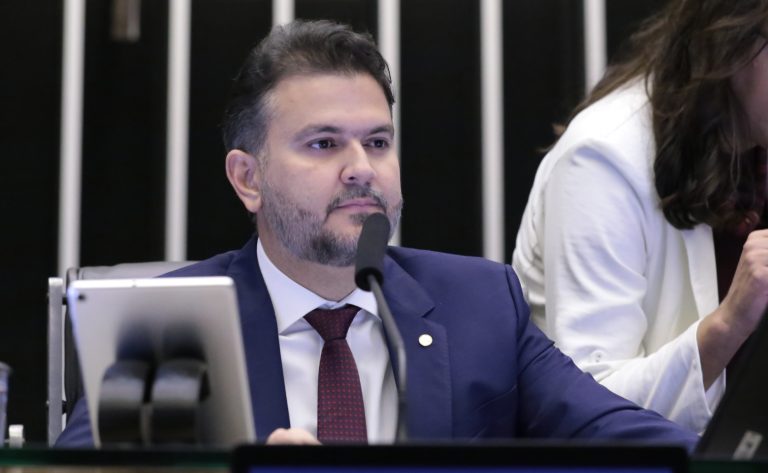 Corregedoria sugere suspensão de três deputados e censura escrita aos demais acusados da ocupação do Plenário