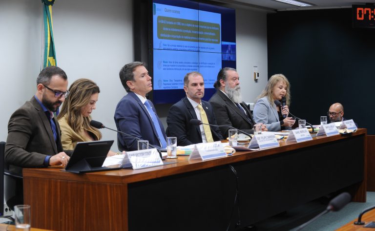 Especialistas pedem mais controle sobre venda de suplementos alimentares