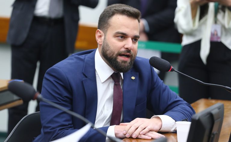 Audiência debate repasse a atletas de parte da receita de apostas esportivas