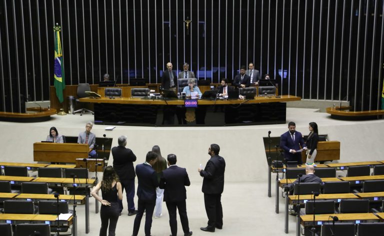 Câmara votará projetos de proteção da infância no ambiente virtual durante Semana da Criança