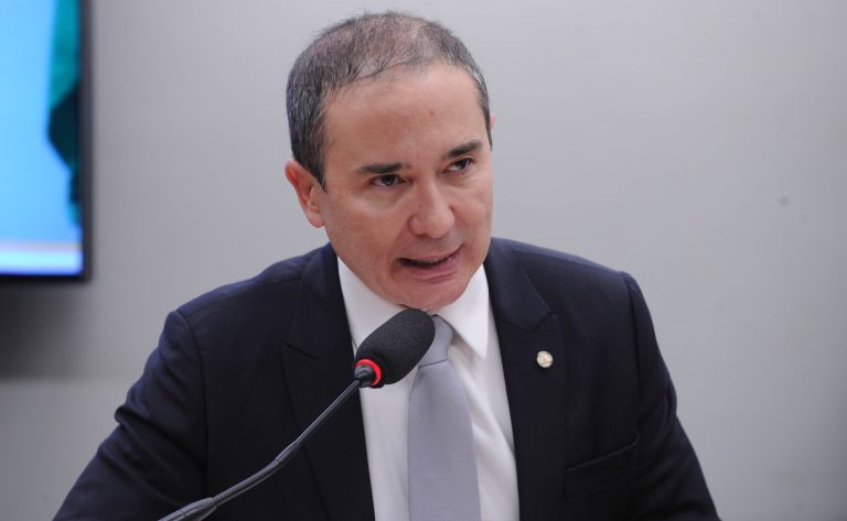 Comissão aprova proposta que inclui softwares de código aberto entre preferências do setor público