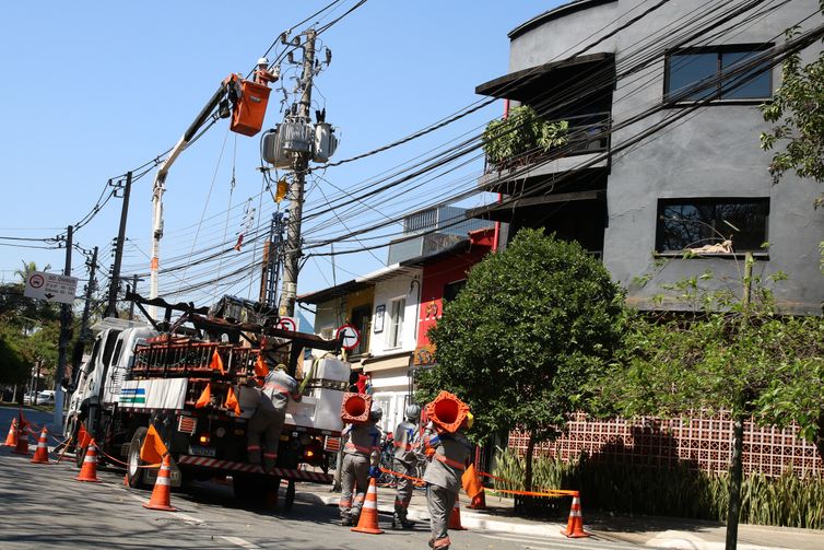 Justiça suspende prorrogação antecipada da concessão da Enel em SP