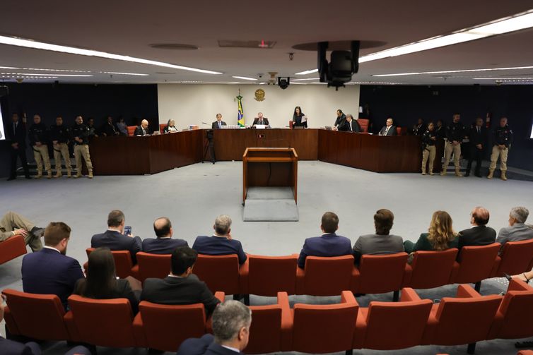 STF reabre sessão que pode condenar réus no Núcleo 4 da trama golpista
