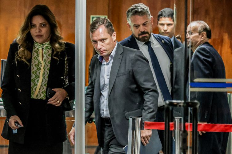 Trama golpista: Defesa de Mauro Cid pede ao STF extinção da pena