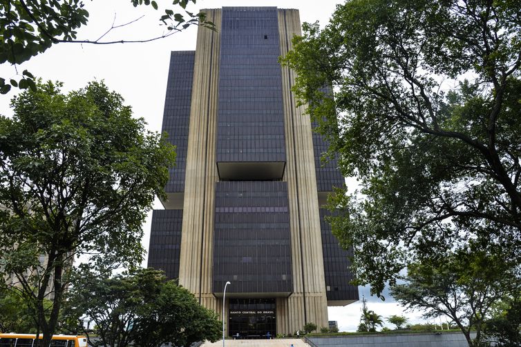 BC mantém juros básicos em 15% ao ano pela terceira vez seguida
