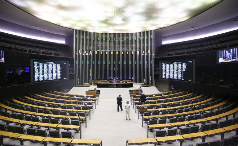 Câmara aprova cadastro sobre pessoas com deficiência para subsidiar políticas públicas de saúde; acompanhe