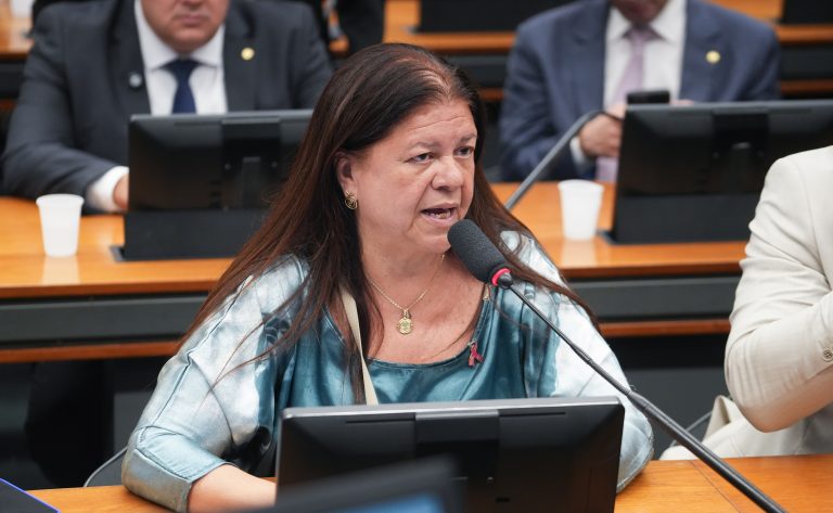 CCJ aprova transformação de centros federais de ensino de MG e RJ em universidades tecnológicas
