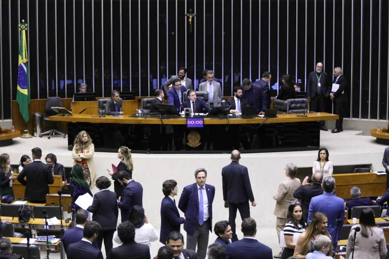 Hugo Motta elogia aprovação de projeto que prevê coleta de DNA de presos