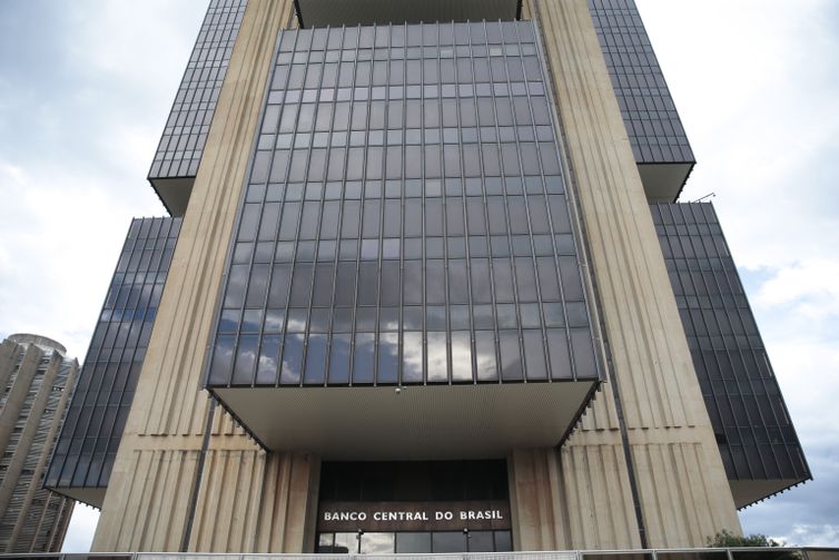 Entidades financeiras defendem atuação do Banco Central no caso Master