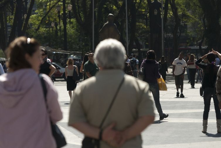 Primeira vara de atenção a idosos faz um ano e é referência no país