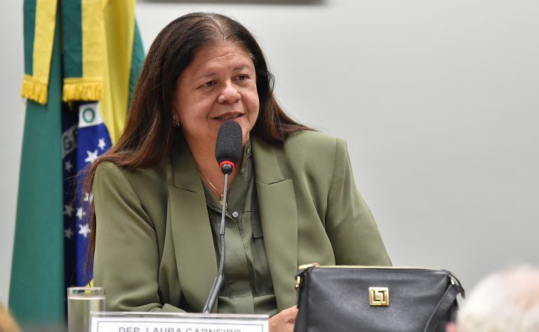 Proposta exige formação e registro para professores de educação física
