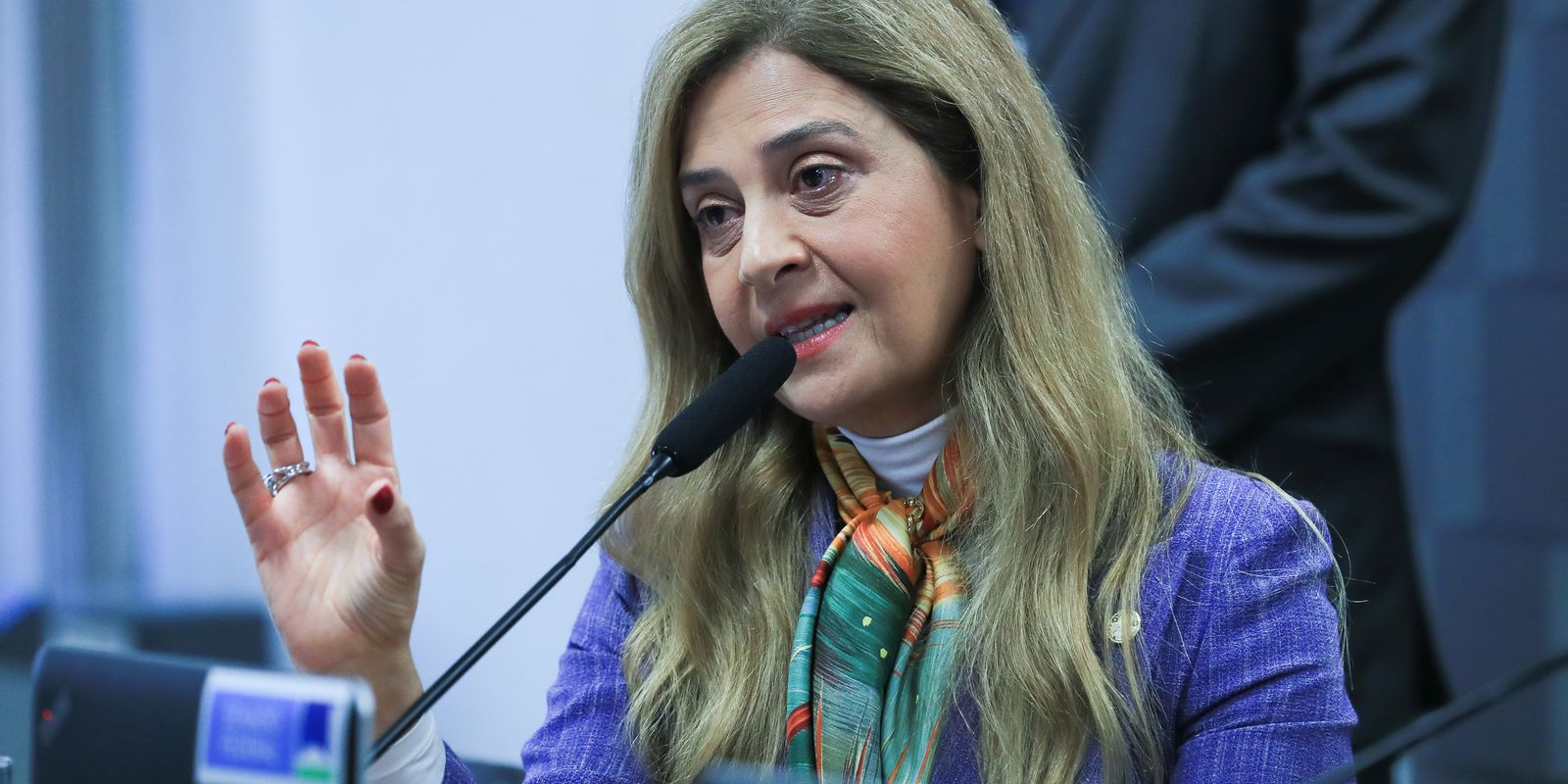 Dino mantém depoimento de Leila Pereira na CPMI do INSS 