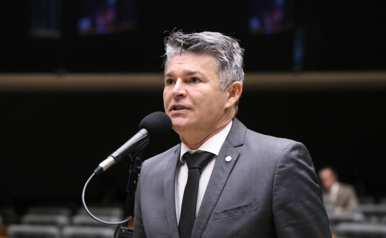 Comissão aprova projeto que proíbe invasor de terra de ter acesso a políticas de crédito rural