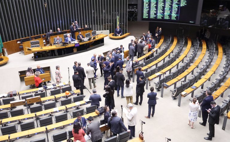 Câmara pode votar nesta semana projetos ligados à saúde